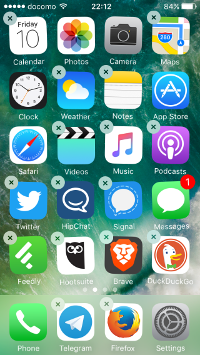 Screenshot showing an iPhone homescreen with apps about to be removed.